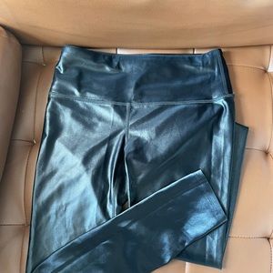 Noli Yoga Black Leggings